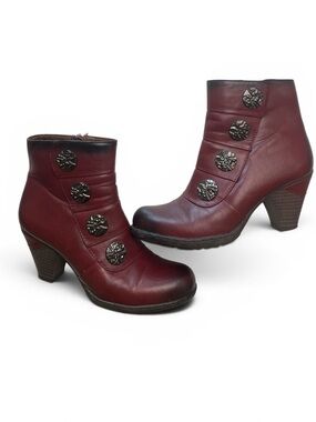 Vangelo Burgundy Button-Accent Leather Ankle Boots, Lined, Side Zipper